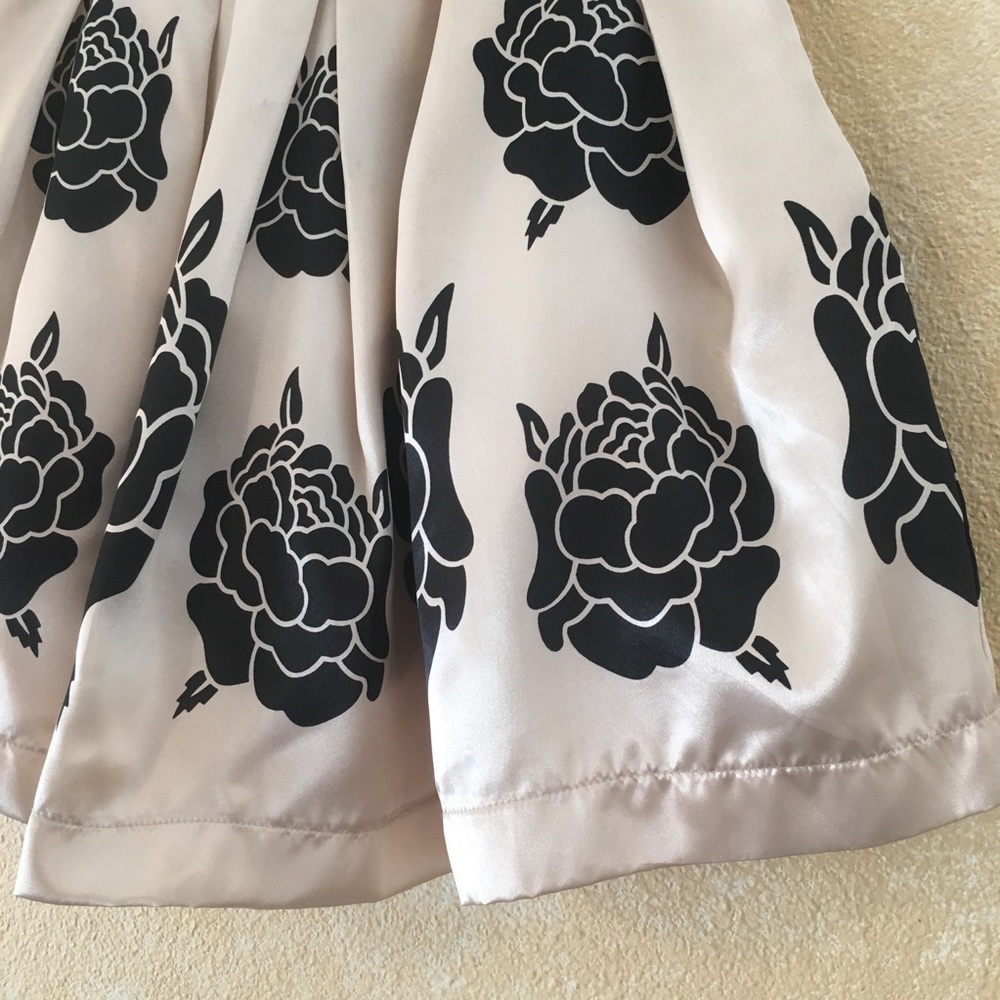 Pleated Skater Mini Skirt - Picture 3 of 8